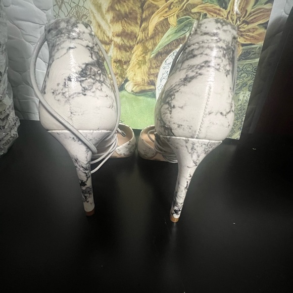 GIANNI BINI Woman's "Edda" Marble Print Heels Size 7.5 US - Picture 5 of 5